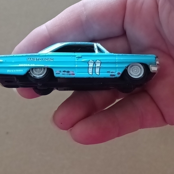 EUC 9 toy vehicles Maisto, Hot Wheels, & Matchbox cars pickups coupes, some VTG - Picture 10 of 15